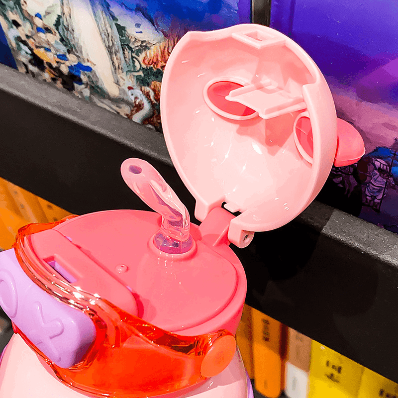 Bear Design Stainless Steel Water Bottle for Kids with Portable Strap 🐻 - Twisoo